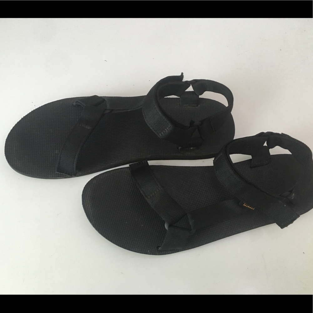 Men’s black Teva sandals